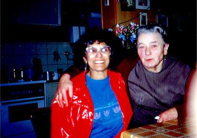 More than fifty years after their last meeting, childhood friends Mina Lautenschlager and Edith Westerfeld were reunited at Mina's home in 1990 